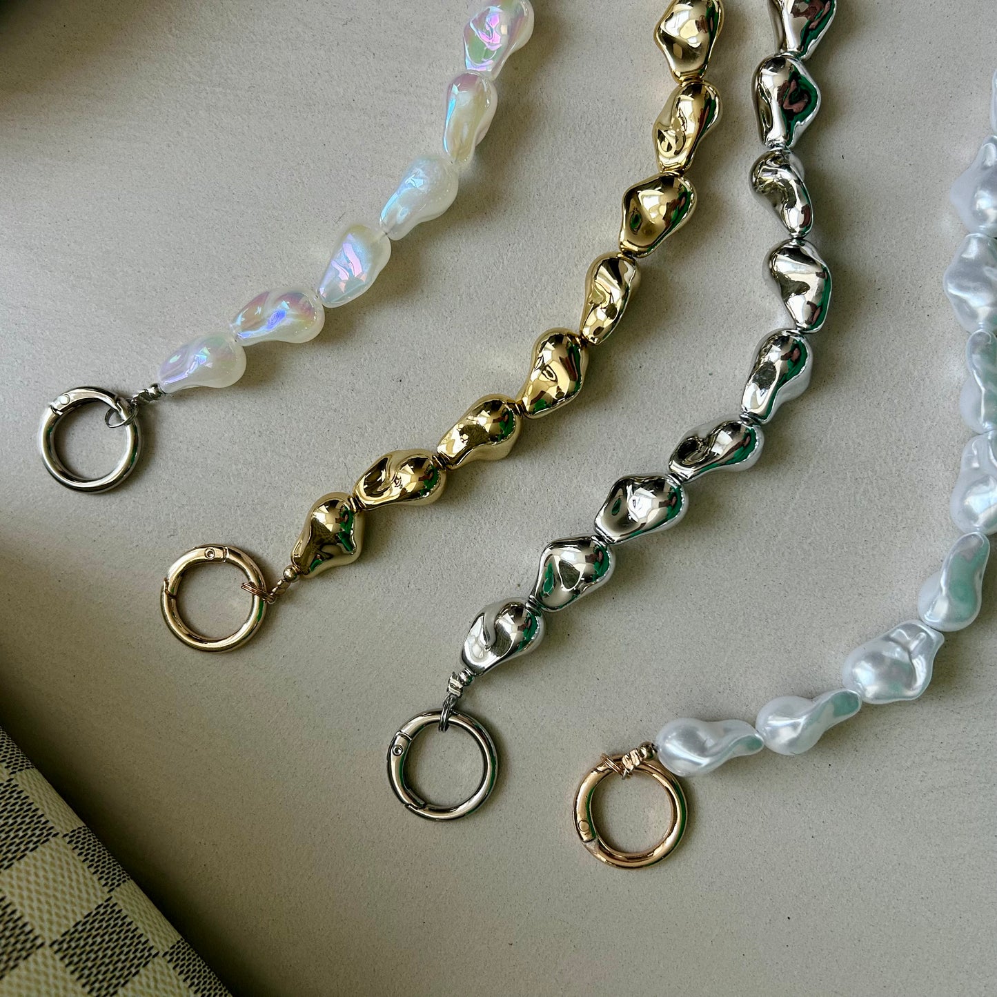 Strap - 33cm/13inch Phone Strap for iPhone 16, 15, 14, 13, 12, 11 & Samsung Galaxy β Gold, Silver, White, Pearl